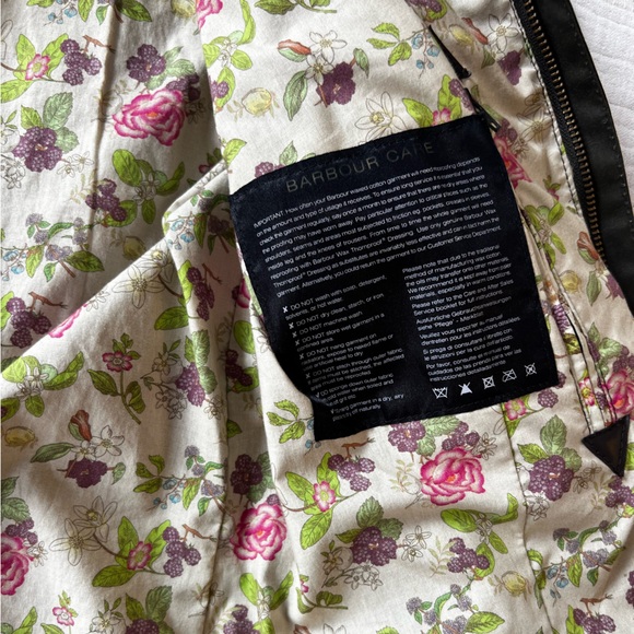 Barbour Olive Green Jacket with Floral Cream Lining - Picture 6 of 6